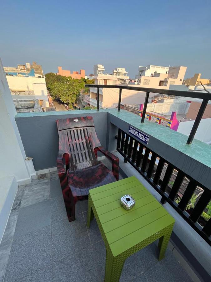 Chez Prabha Homestay Пондичерри Экстерьер фото